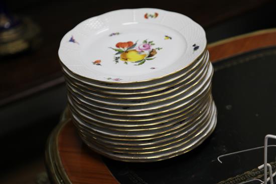 A Herend fruit and flowers ninety three piece part dinner service, second half 20th century, dinner plates 25.5cm, some repairs